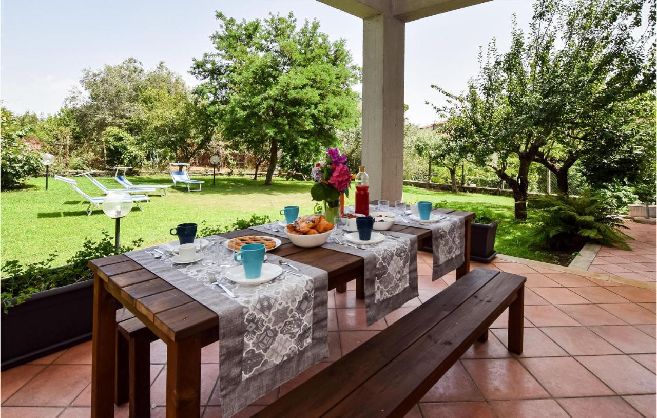 Cozy Home In Anguillara Sabazia With Kitchenette Exteriör bild