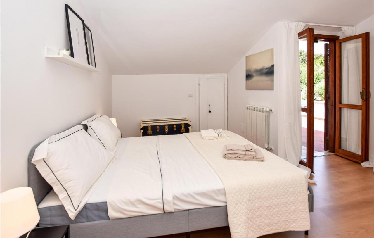 Cozy Home In Anguillara Sabazia With Kitchenette Exteriör bild