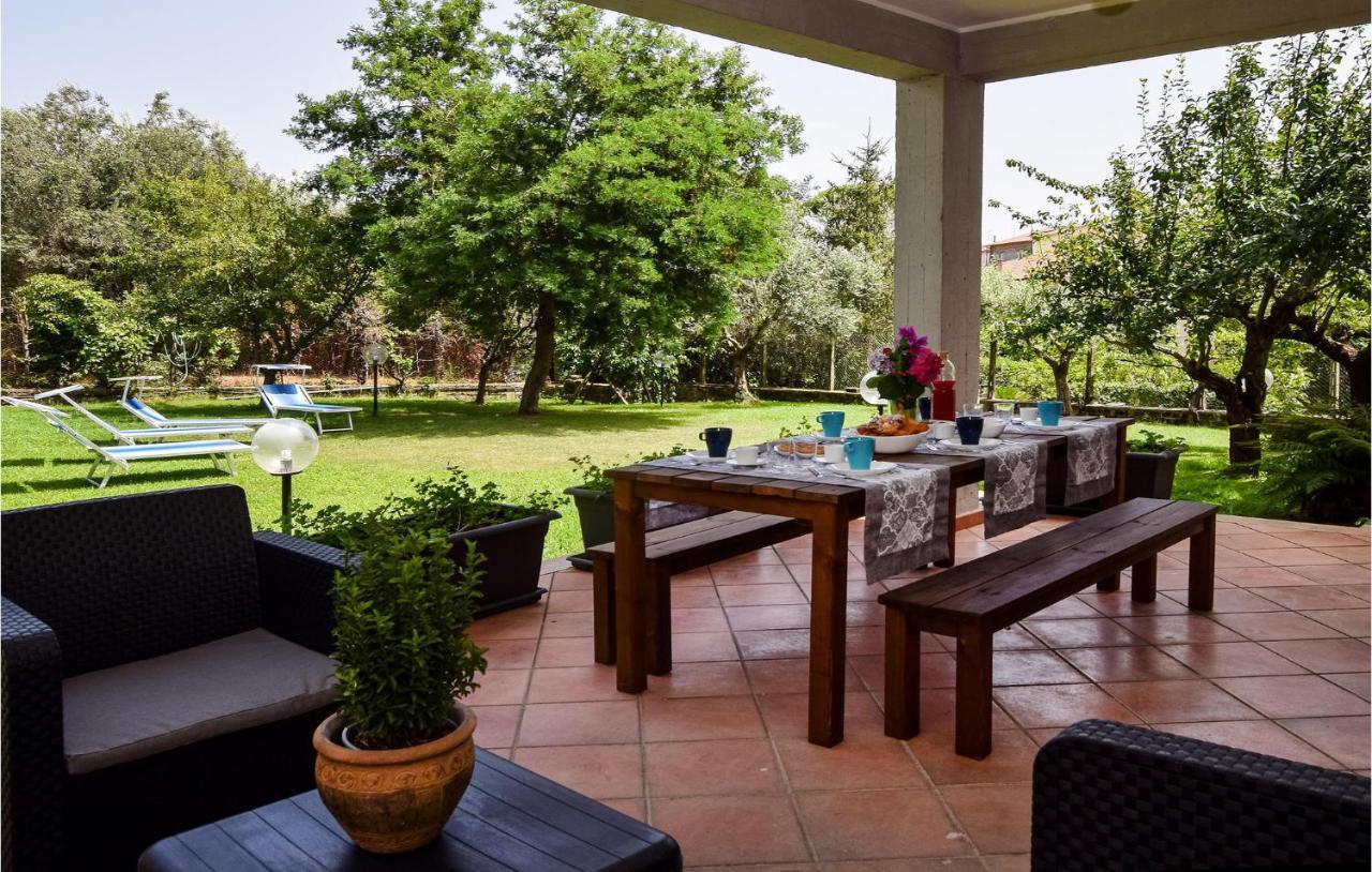 Cozy Home In Anguillara Sabazia With Kitchenette Exteriör bild