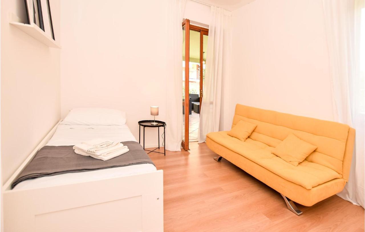 Cozy Home In Anguillara Sabazia With Kitchenette Exteriör bild